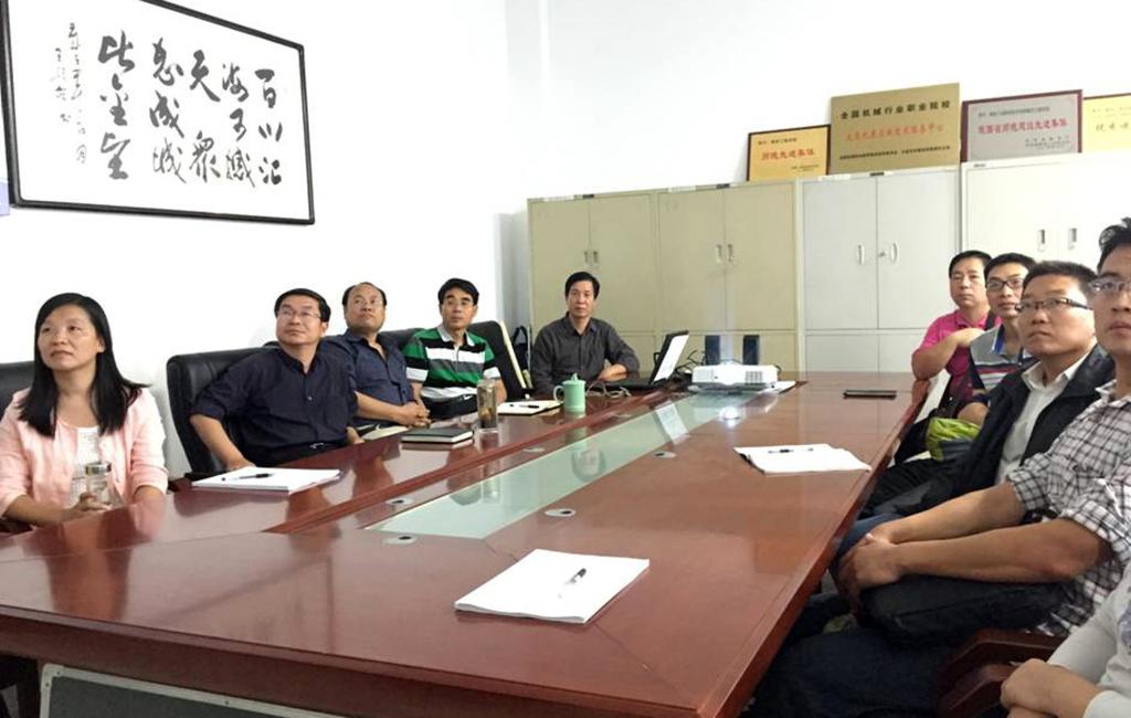 数控学院党总支集体观看《百团大战》