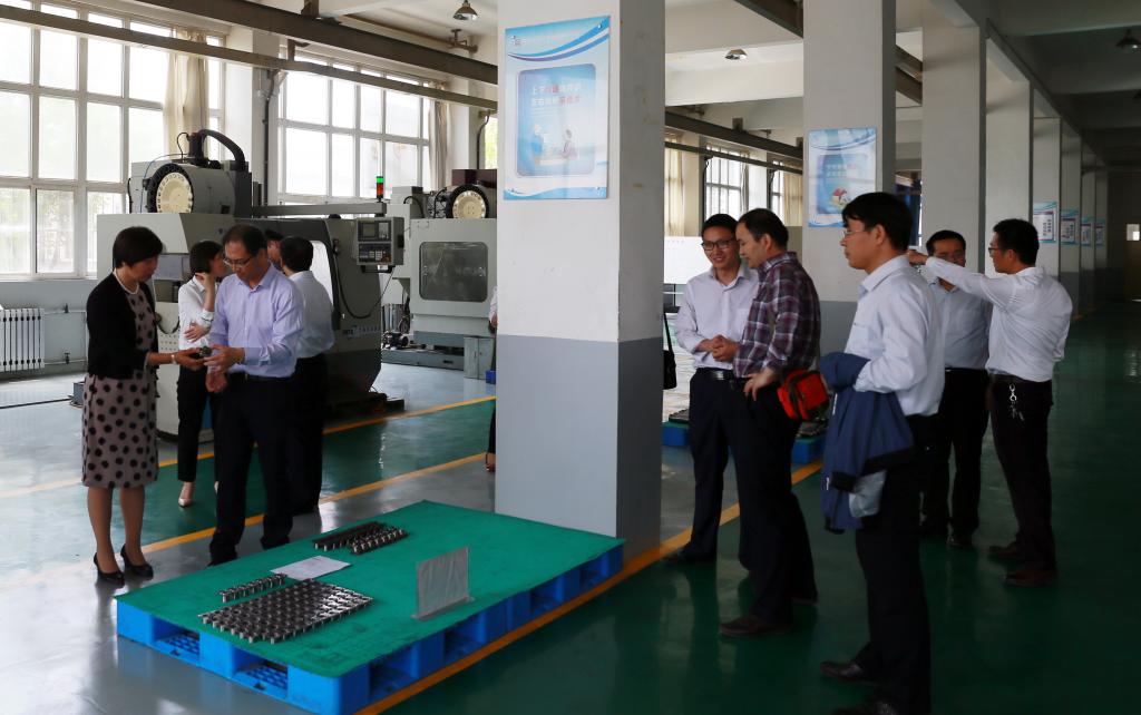 会后,两校领导及相关部门负责同志进行交流座谈对接