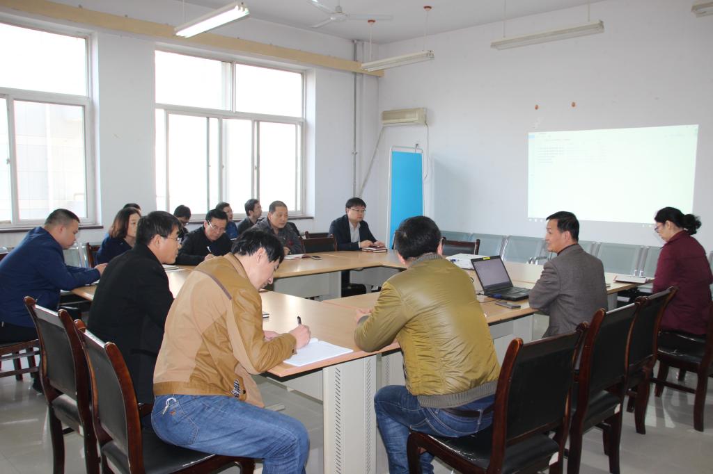 组织部部长贺天柱为教务党支部讲党课