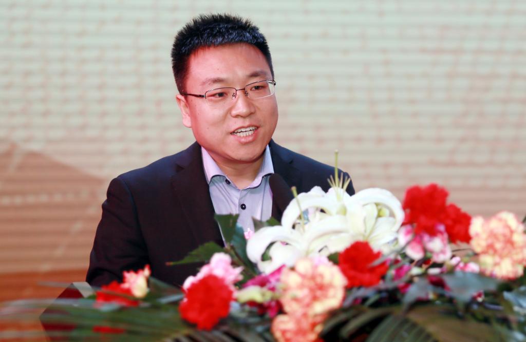 省教育厅高教处副处长何玉麒讲话