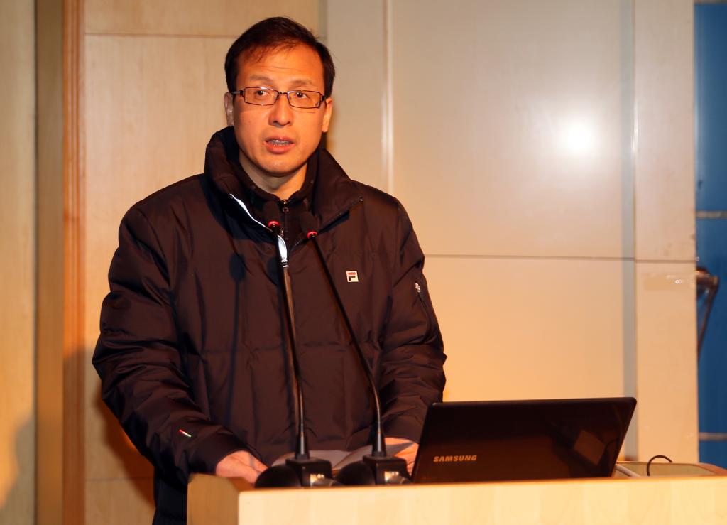 副院长杨卫军主持会议