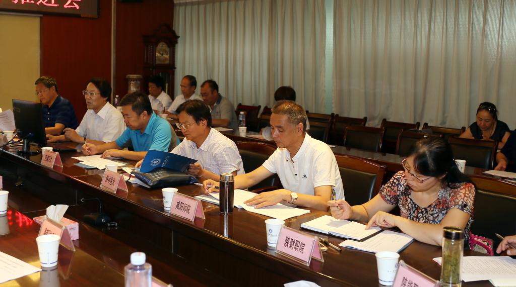 驻咸高校领导、各区文明办负责同志参加会议