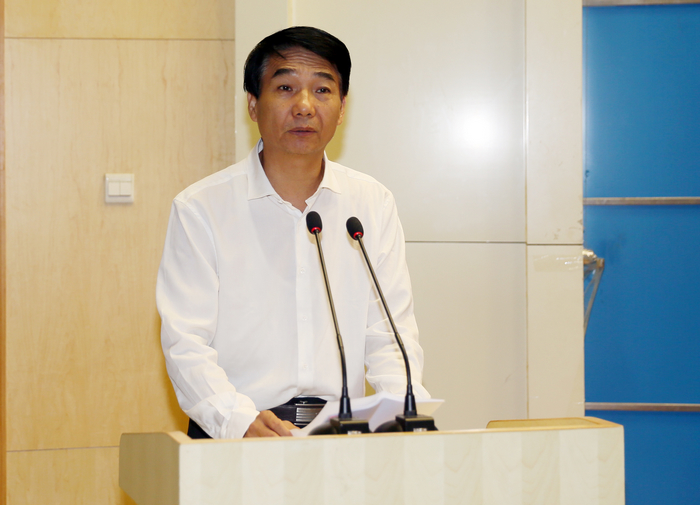 党委书记崔岩致辞