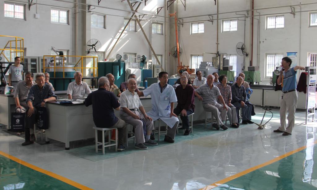 参观材料学院实训基地