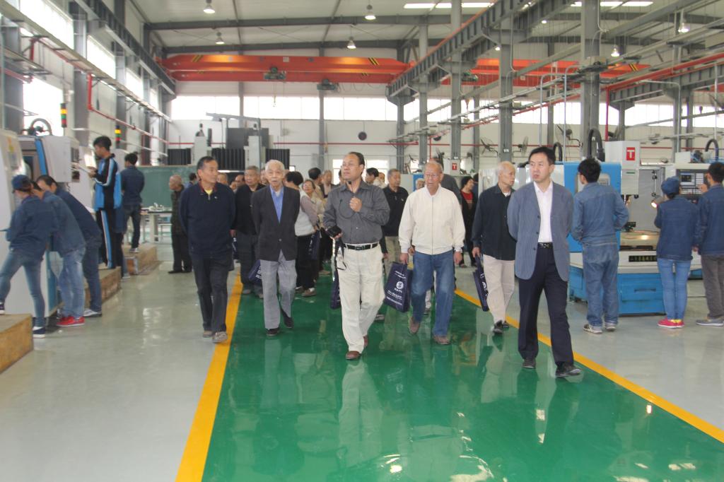 参观机加工中心