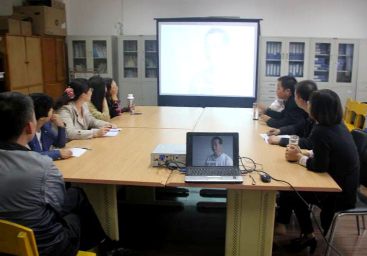 思政部组织全体教师观看《小官大贪》