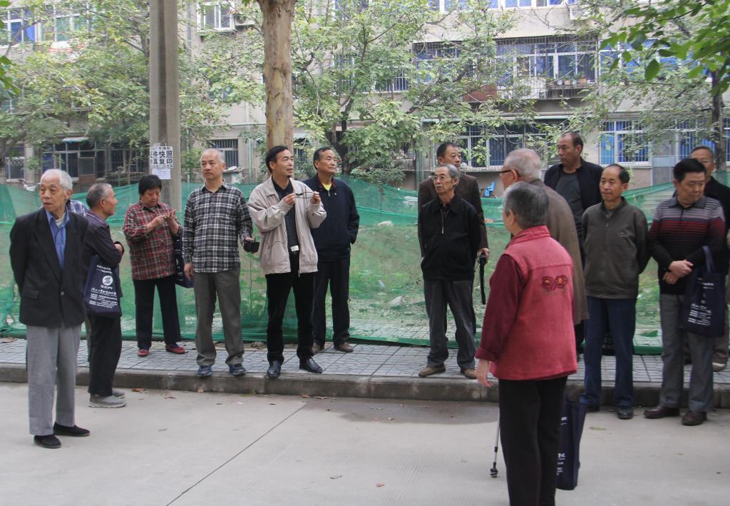 赵嘉骏副院长介绍在建的生活服务中心