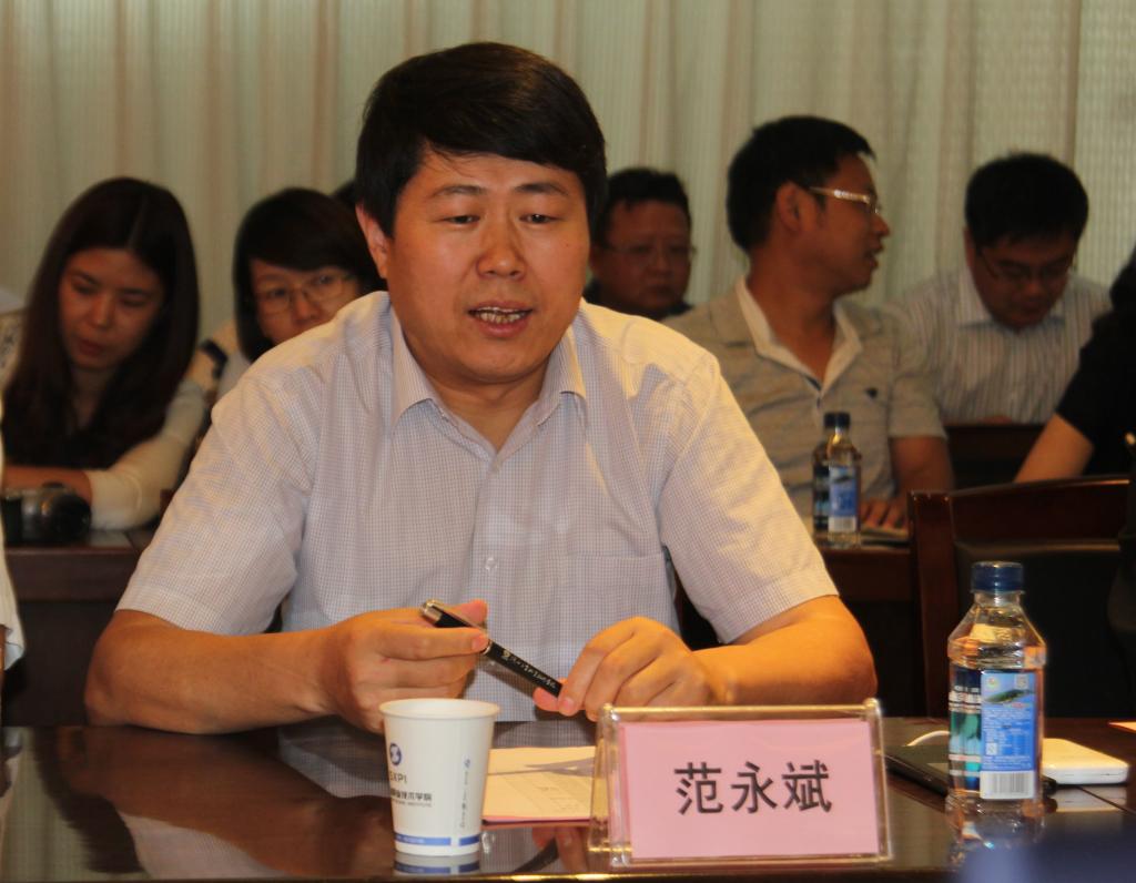 省教育厅高教处处长范永斌讲话