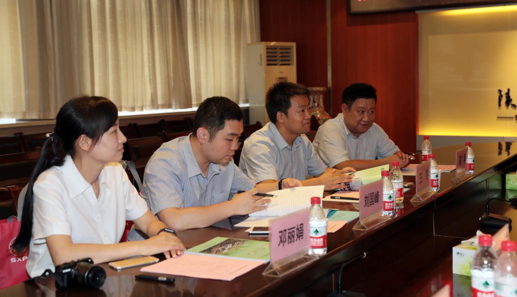 西咸新区空港新城管委会副主任王冬一行