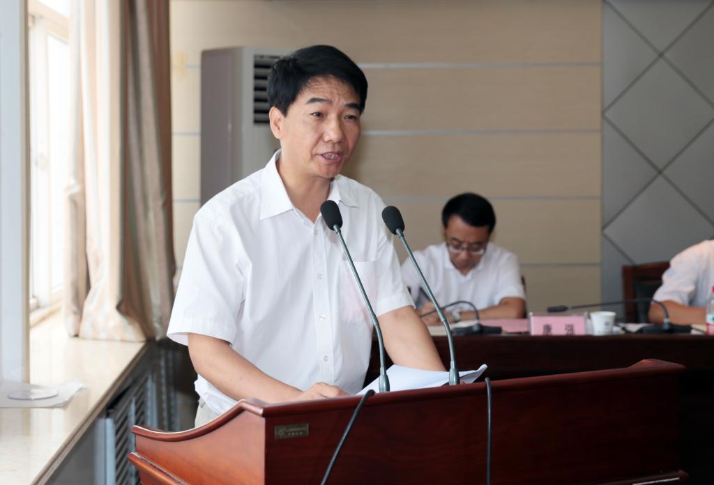 党委书记崔岩发表《牢牢把握创新发展方向,努力实现“十三五”新跨越》的报告