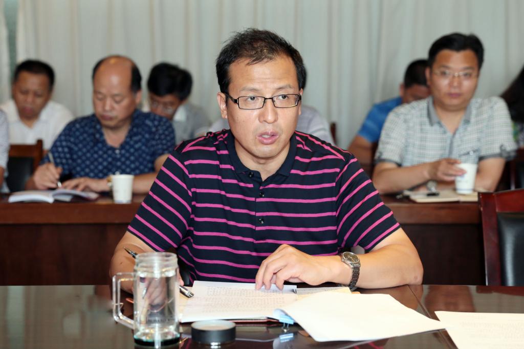 副院长杨卫军领学《关于建设“一流大学、一流学科、一流学院、一流专业”的实施意见》