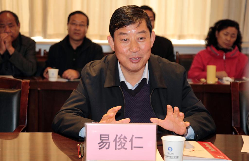 西宁城市职院院长易俊仁介绍该院基本情况