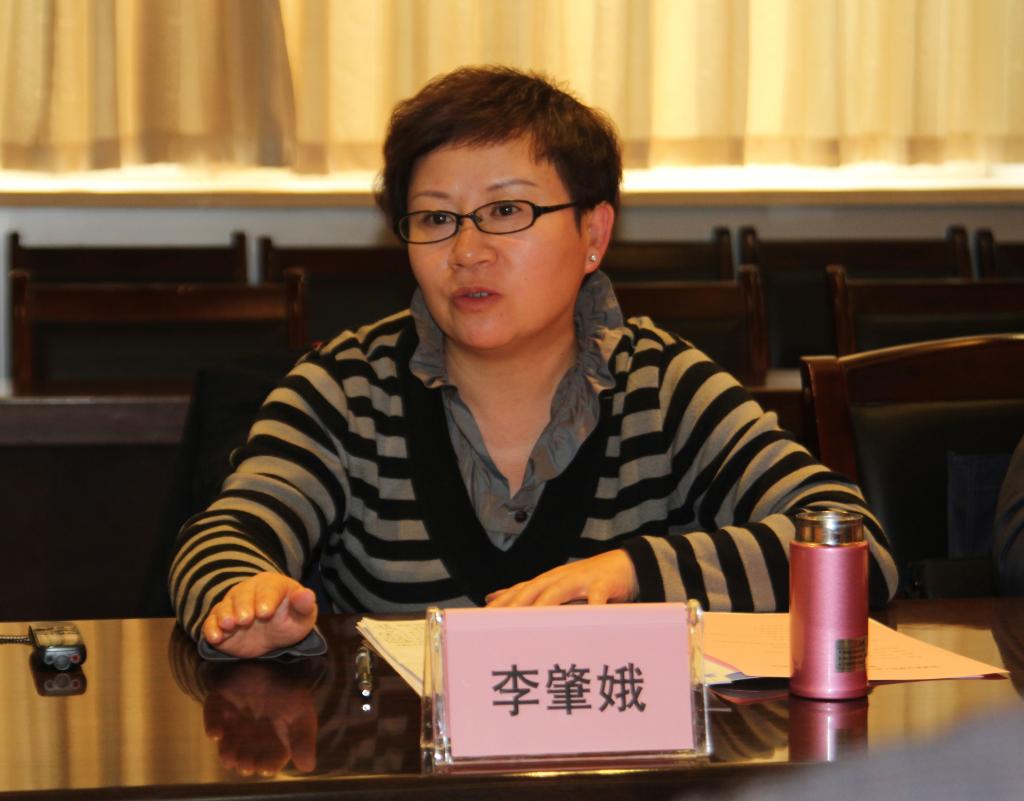 西咸新区管委会副主任李肇娥介绍西咸新区的战略定位和总体布局