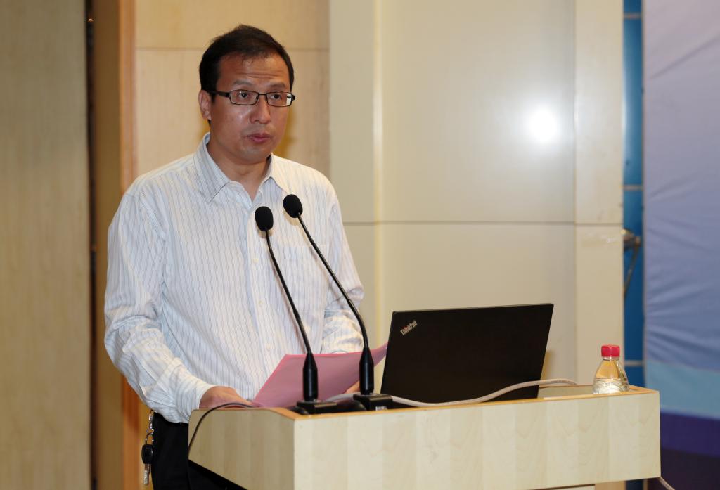 副院长杨卫军主持仪式