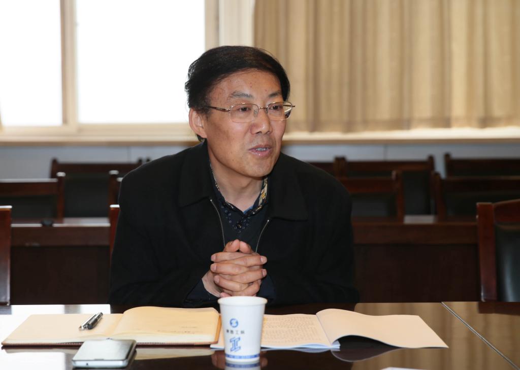 党委副书记王天哲主持会议并作总结讲话