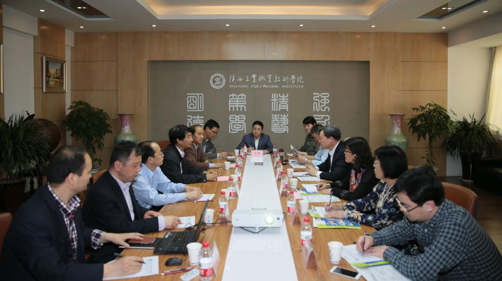 全国高职教育研究会会长、浙江金融职业学院党委书记周建松一行来我院考察交流